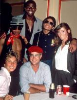 Randy Jackson, Magic Johnson, Michael Jackson, Margot Kidder, Tatum O'Neal and Dan Aykroyd, 1982