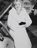 Marilyn Monroe at Idlewild Airport, November 1958