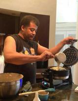 Neil deGrasse Tyson makes waffles