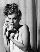 Marilyn Monroe pouts
