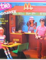 MATTEL 1982 Barbie Loves McDonalds Playset